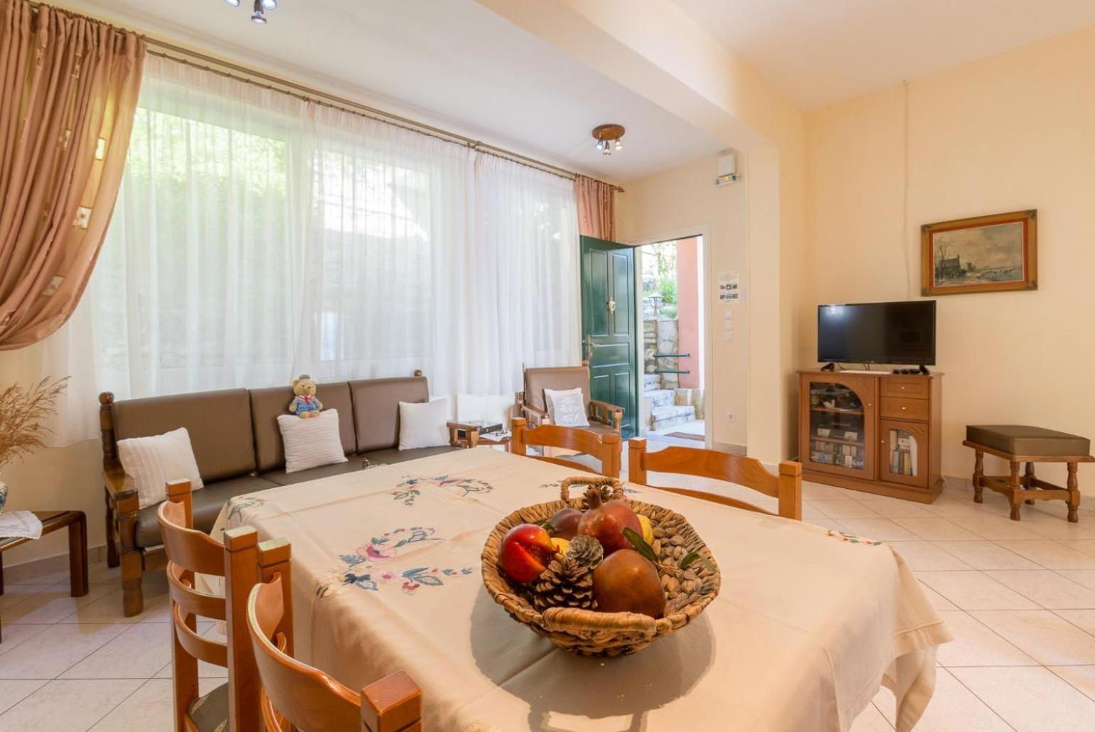 Villa Aris Gimari ภายนอก รูปภาพ