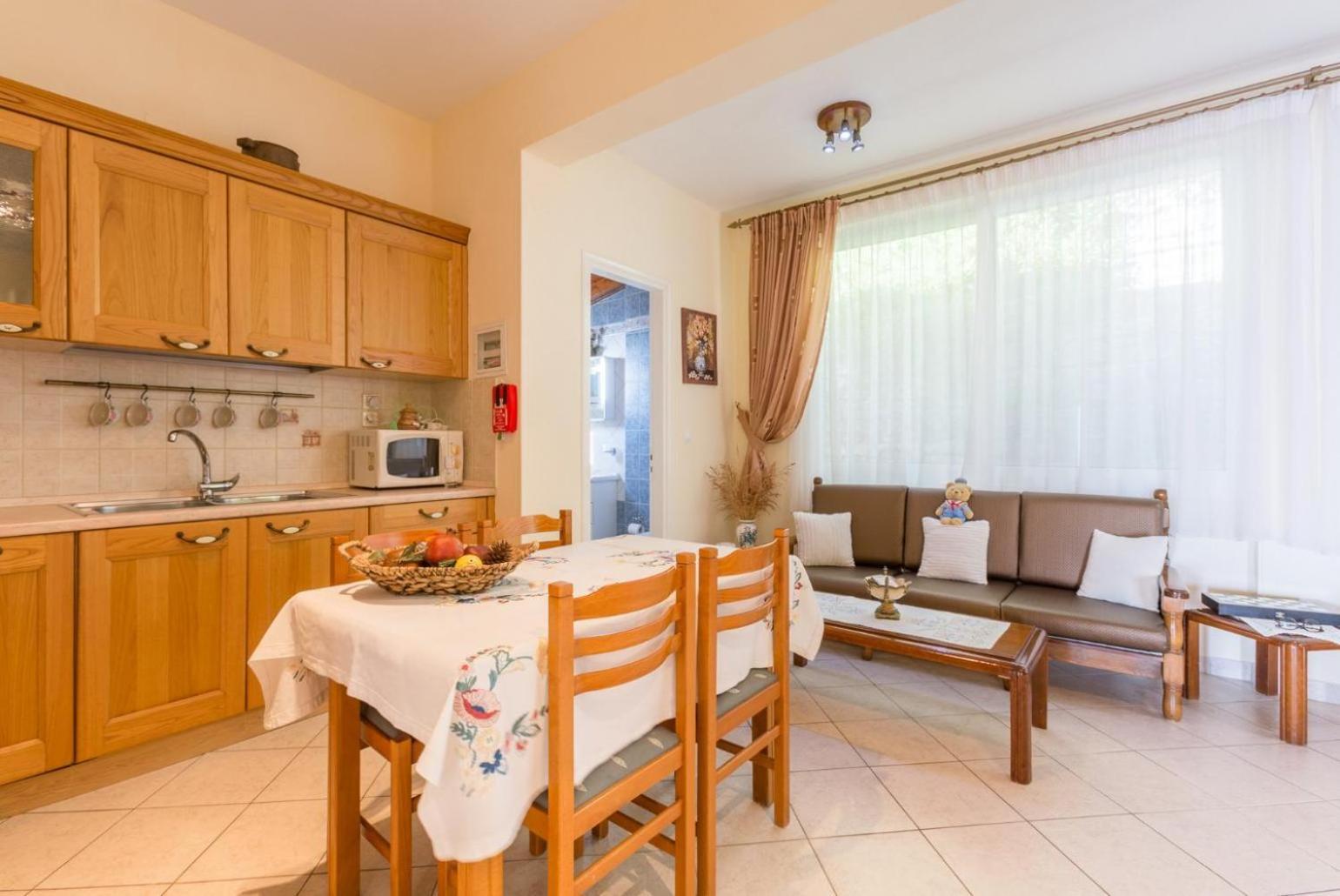 Villa Aris Gimari ภายนอก รูปภาพ